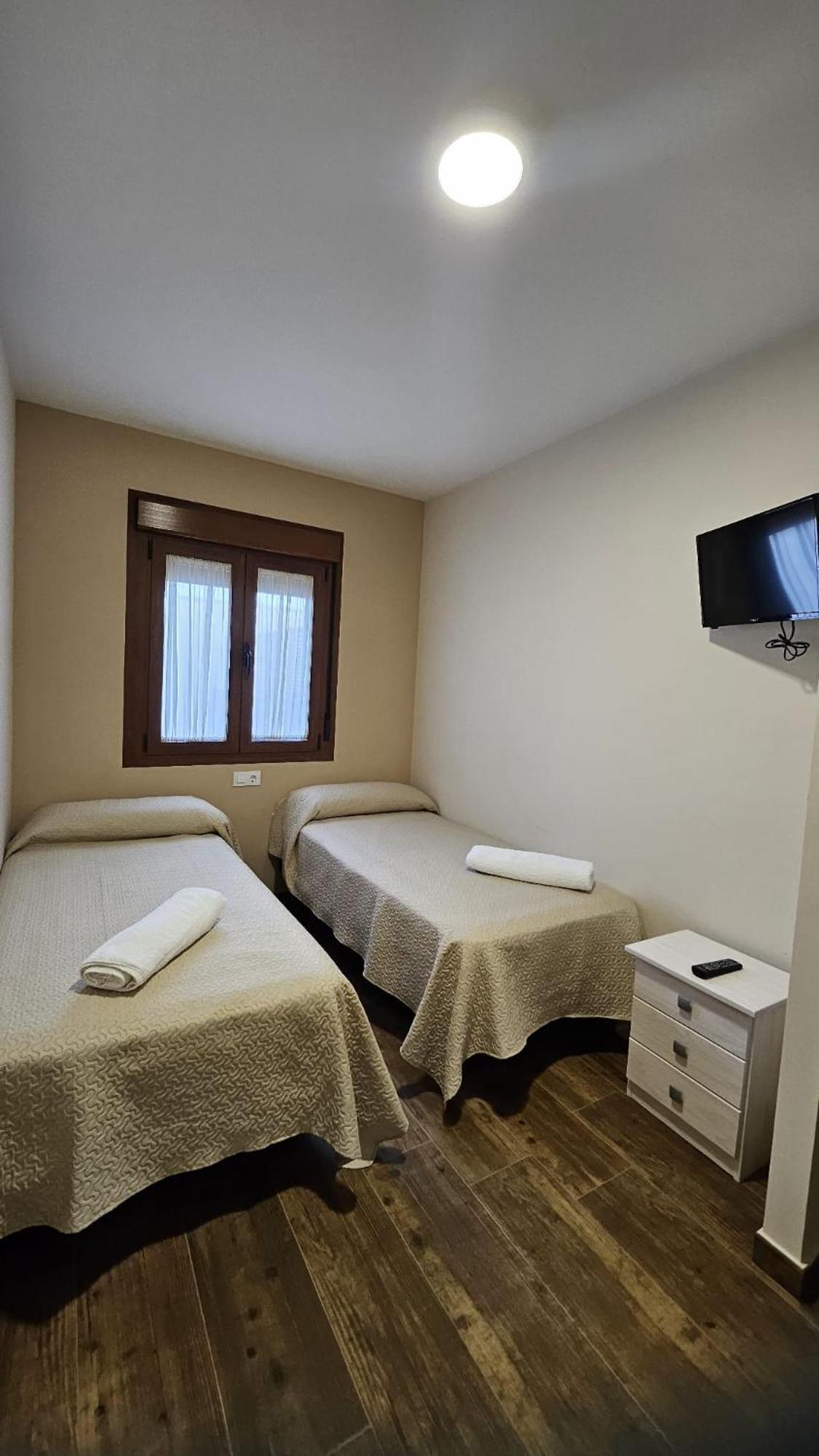 Casa Rural La Nava Навалуенга Екстериор снимка